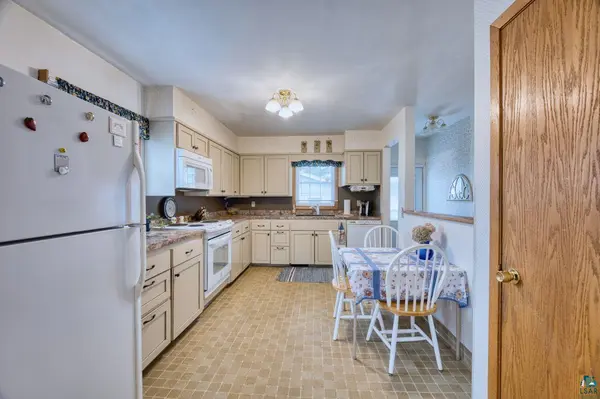 1609 16th Ave E, Hibbing, MN 55746