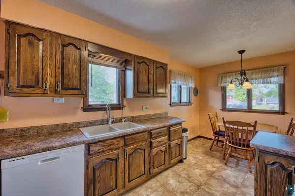 507 W Indiana Ave, Gilbert, MN 55741
