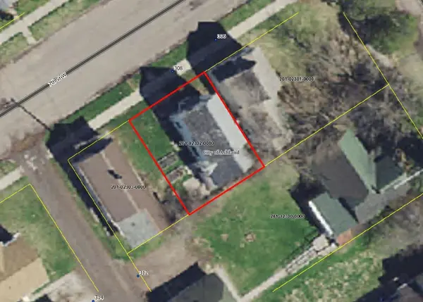 308 7th St W, Ashland, WI 54806