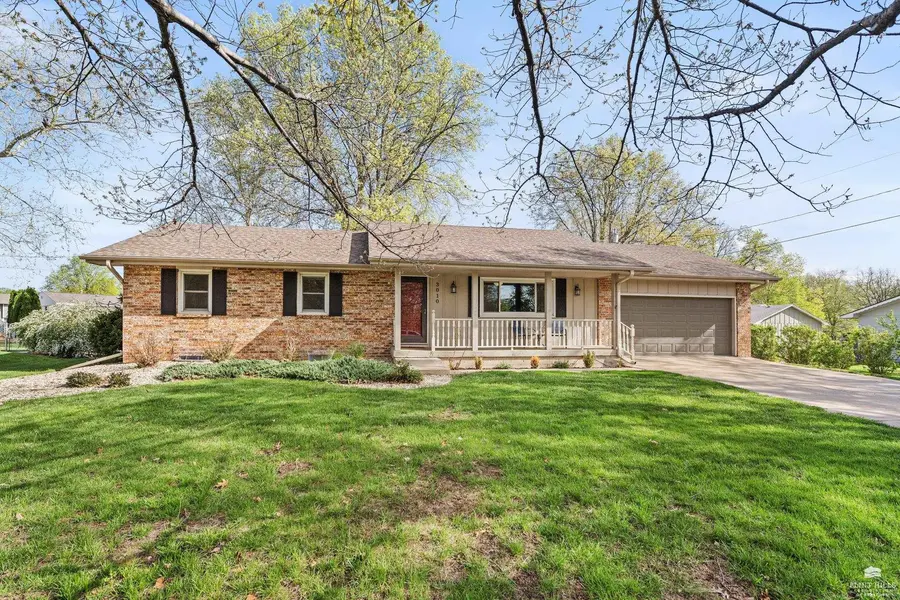 3010 James AVE, Manhattan, KS 66502