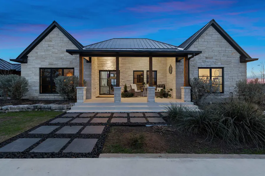 260 Chimney Cove DR, Marble Falls, TX 78654-3665