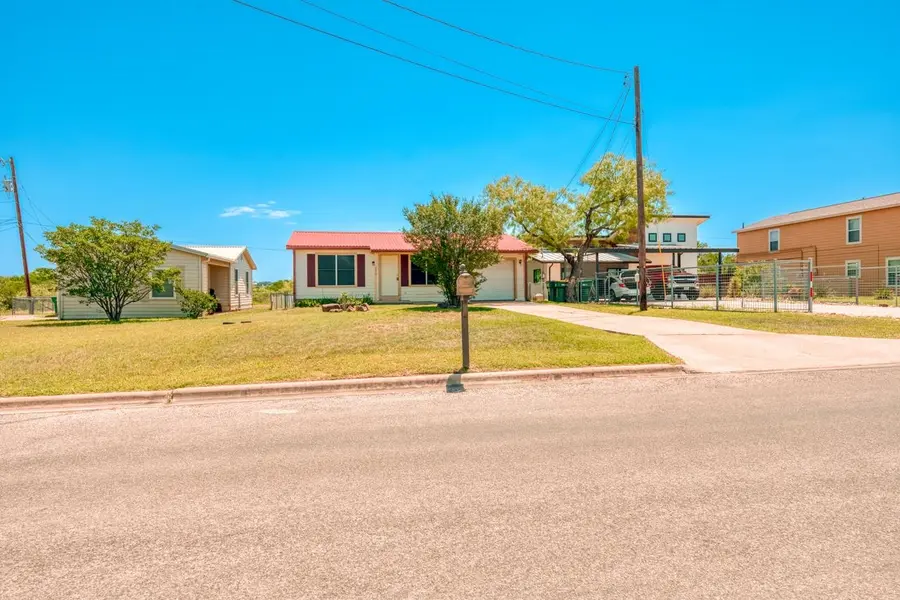 303 S Avenue S, Marble Falls, TX 78654