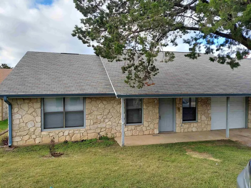 1000A Loma Lane, Marble Falls, TX 78654