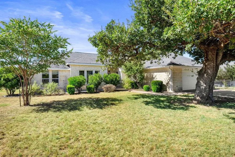 2804 Oak Ridge DR, Horseshoe Bay, TX 78657