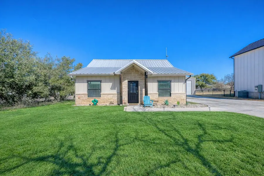 308 OAK DR, Kingsland, TX 78639