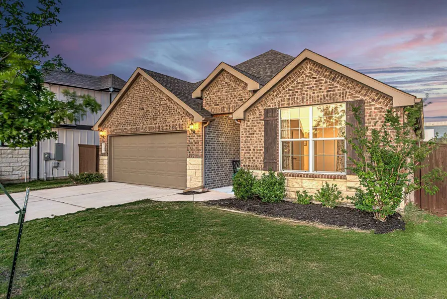 149 Slenderleaf DR, Marble Falls, TX 78654