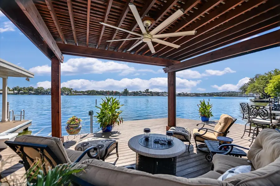 307 Wennmohs Pl., Horseshoe Bay, TX 78657