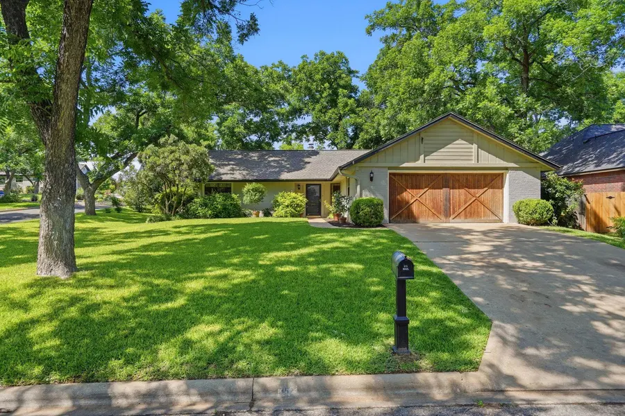352 San Saba, Meadowlakes, TX 78654
