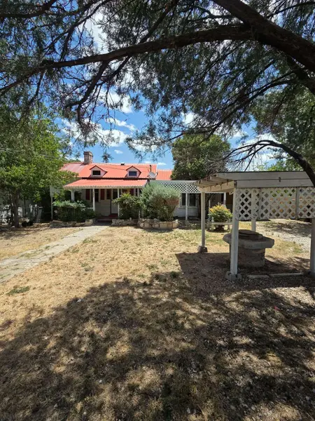 505 1/2 S Main ST, Lampasas, TX 76550