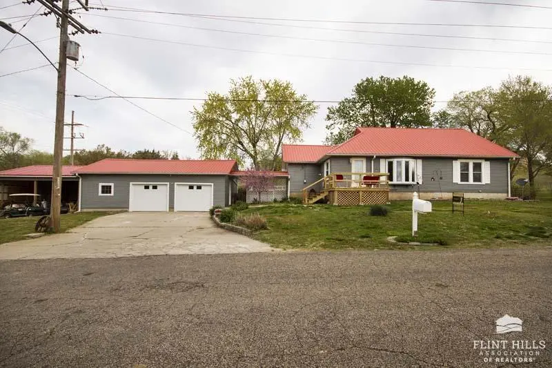508 2nd ST, Wakefield, KS 67487