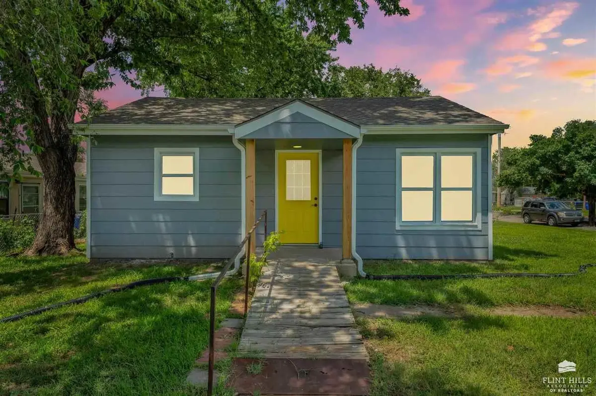 802 W 13th ST, Junction City, KS 66441