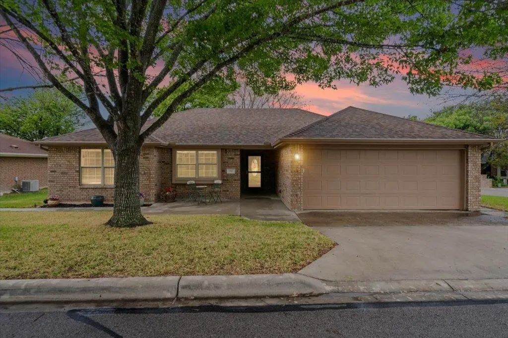 710 Cottonwood DR, Burnet, TX 78611