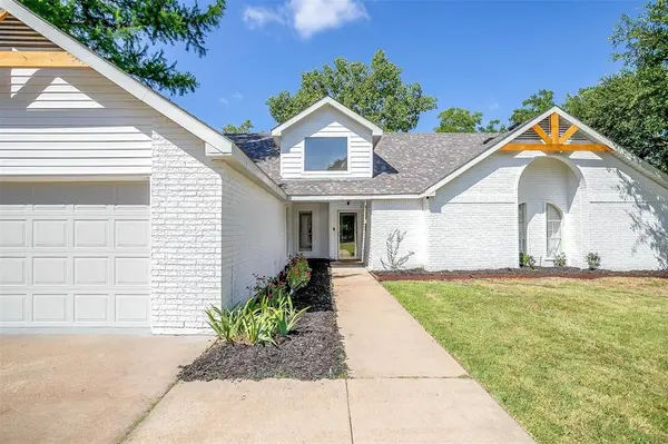 1401 Cheyenne Trail, Granbury, TX 76048