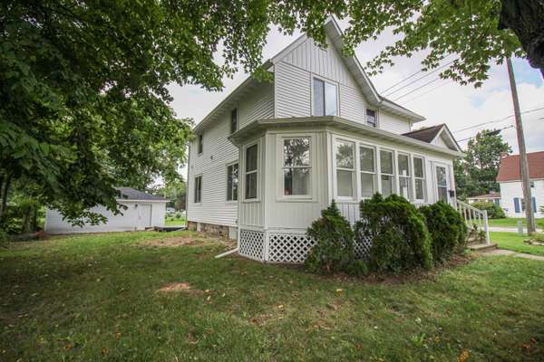 822 N Main ST, Three Rivers City, MI 49093