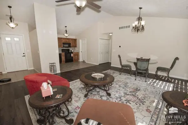 2608 Brookpointe CIR, Manhattan, KS 66502
