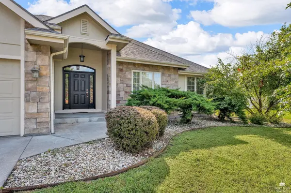 4105 Eagle Valley DR, Manhattan, KS 66502