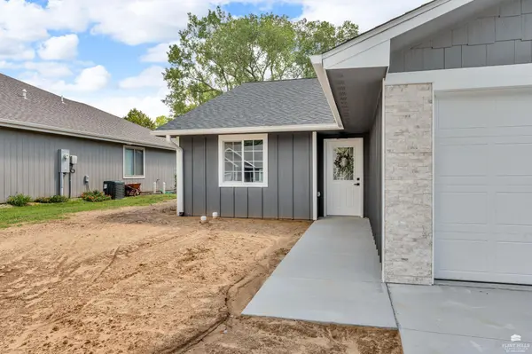 518 Shady Oak DR, St. George, KS 66535