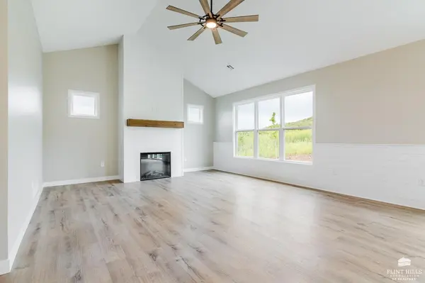 3922 Travers CIR, Manhattan, KS 66503