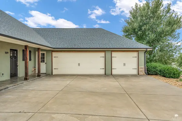 1109 S Mill Point CIR, Manhattan, KS 66503