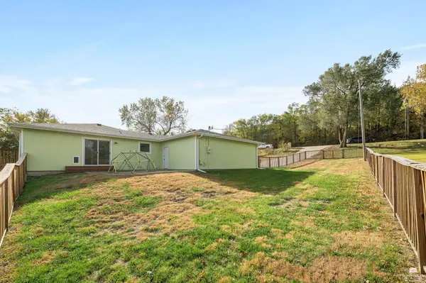 5220 Terra Heights DR, Manhattan, KS 66503