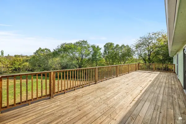 5220 Terra Heights DR, Manhattan, KS 66503