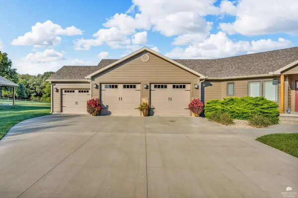 5734 Hervey LN, Manhattan, KS 66502
