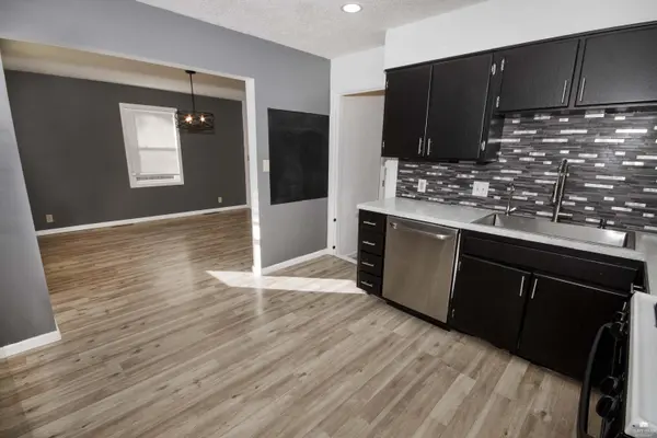 135 Sunset DR, Junction City, KS 66441