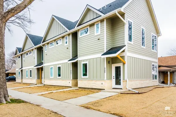 900-910 N 4th ST, Manhattan, KS 66502
