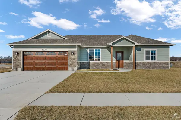 9929 Jasmine DR, Manhattan, KS 66502