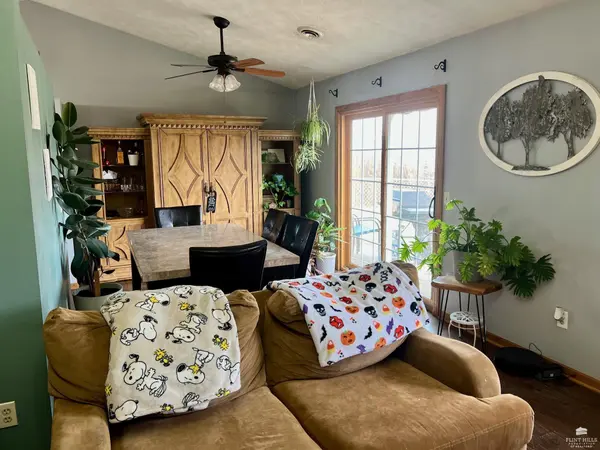 2308 Raspberry DR, Manhattan, KS 66502