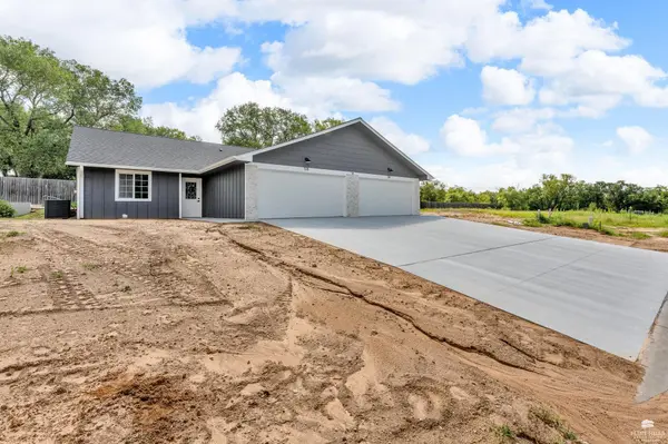 514 Shady Oak DR, St. George, KS 66535