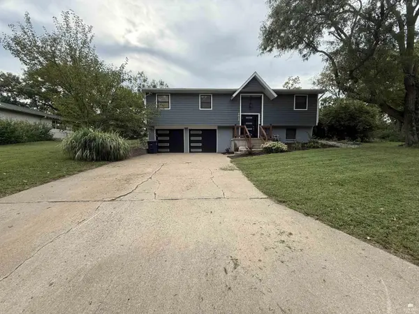 2017 Blue Hills RD, Manhattan, KS 66502