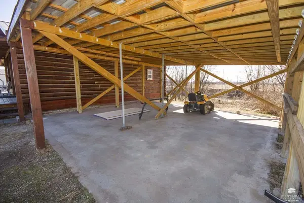 505 W 4th ST, Chapman, KS 67431