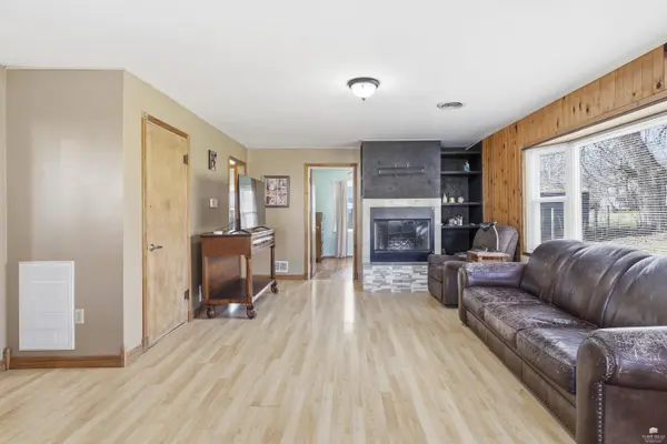 513 W 7th ST, Chapman, KS 67431