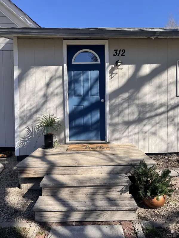 312 Spruce ST, Miltonvale, KS 67466