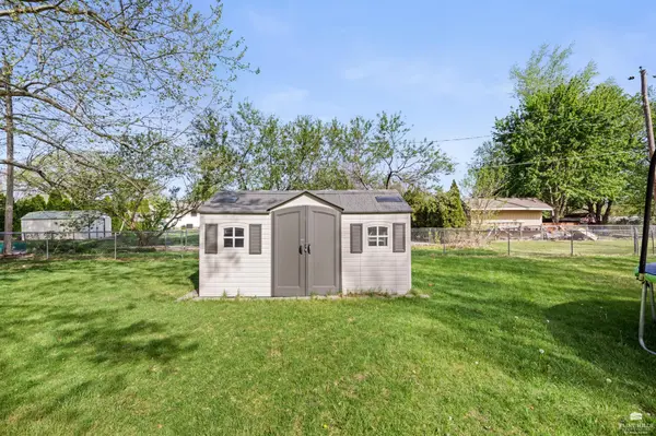 3010 James AVE, Manhattan, KS 66502