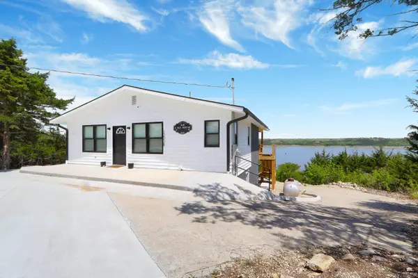 12028 Lakeshore LN, Randolph, KS 66554