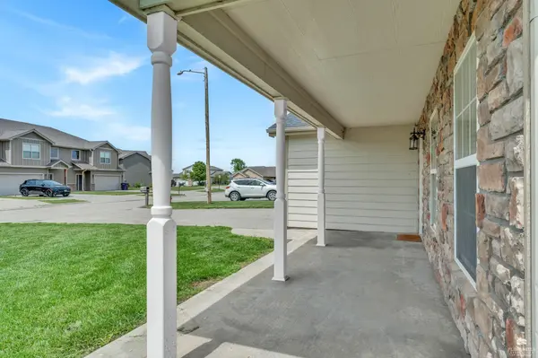2520 Buttonwood DR, Manhattan, KS 66502