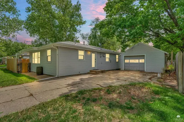 709 Frey DR, Manhattan, KS 66502