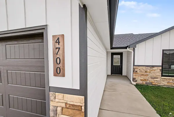4700 Raven Creek DR, Manhattan, KS 66502