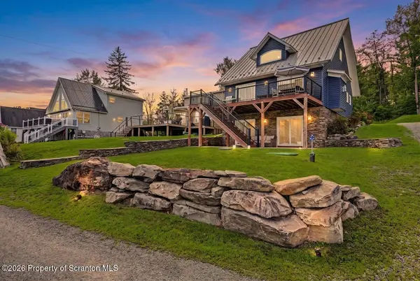 286 W Shore DR, Lake Ariel, PA 18436