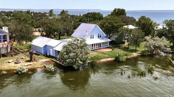 352 Lakecrest, Bluffton, TX 78607