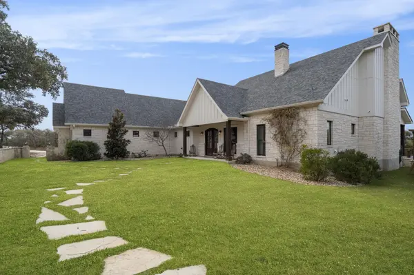 312 Cielo Springs DR, Blanco, TX 78606
