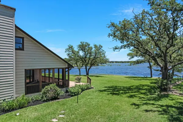 106 Agarita DR, Burnet, TX 78611