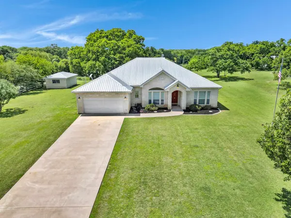 416 Highland DR, Highland Haven, TX 78654