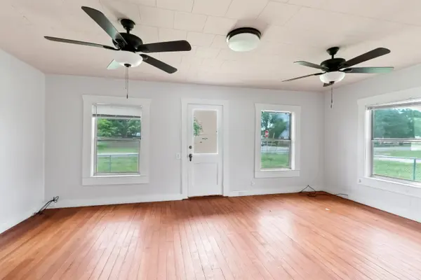 419 Avenue G AVE, Marble Falls, TX 78654