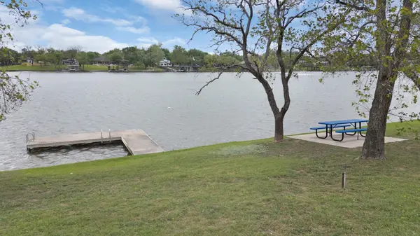 1699 Arrow Head Trl, Kingsland, TX 78639