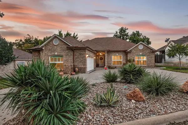 20 Augusta DR, Meadowlakes, TX 78654