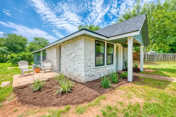 604 E Luce ST, Llano, TX 78643