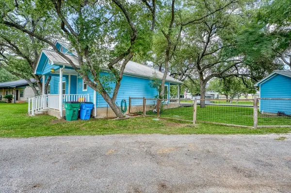 115 Shady Circle DR, Sunrise Beach, TX 78643
